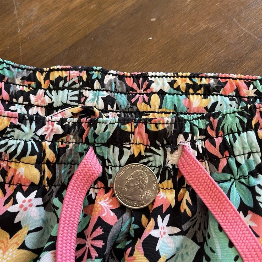 Chubbies Swim Trunks Men's Small Tropical Toucan Floral 5.5